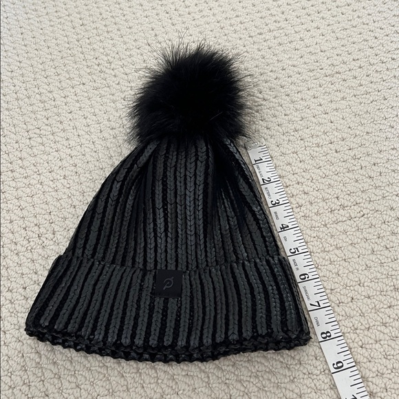 NWOT Peloton winter beanie O/S - Picture 5 of 5